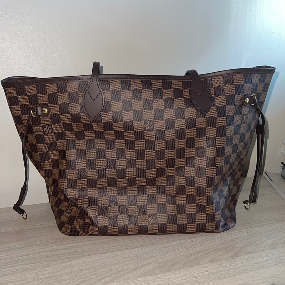 Louis Vuitton Neverfull MM Tote